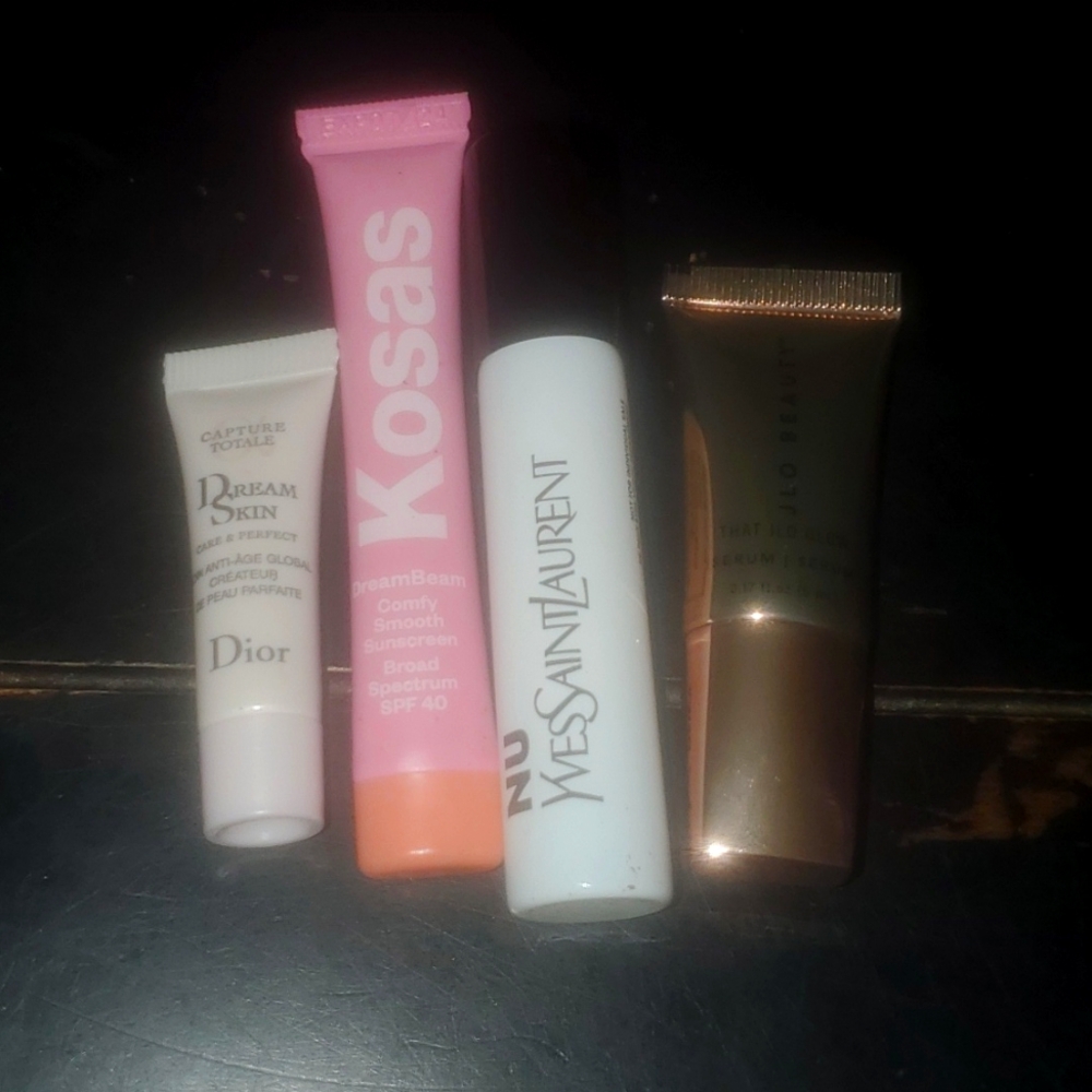 Set of 4 mini luxury skincare